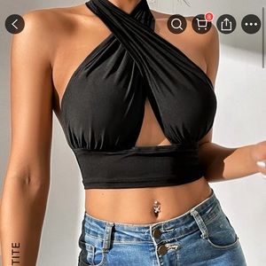 SHEIN CROSSOVER BACKLESSCROP HALTER TOP